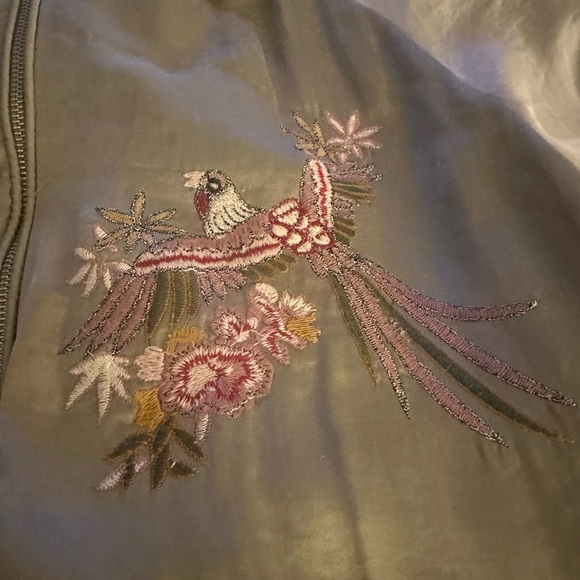 Zara Trafaluc Bomber Jacket Womens Green Satin w Embroidered Birds Dreamers - Picture 8 of 8